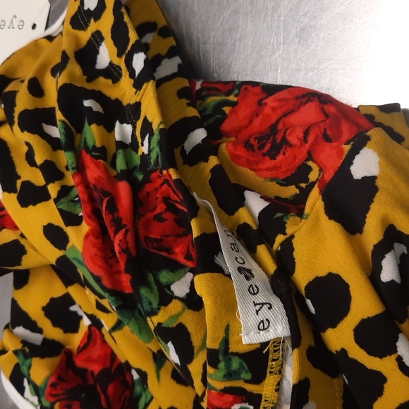 Eyecandy yellow cheetah with red roses size 2 X leggings - Picture 7 of 7